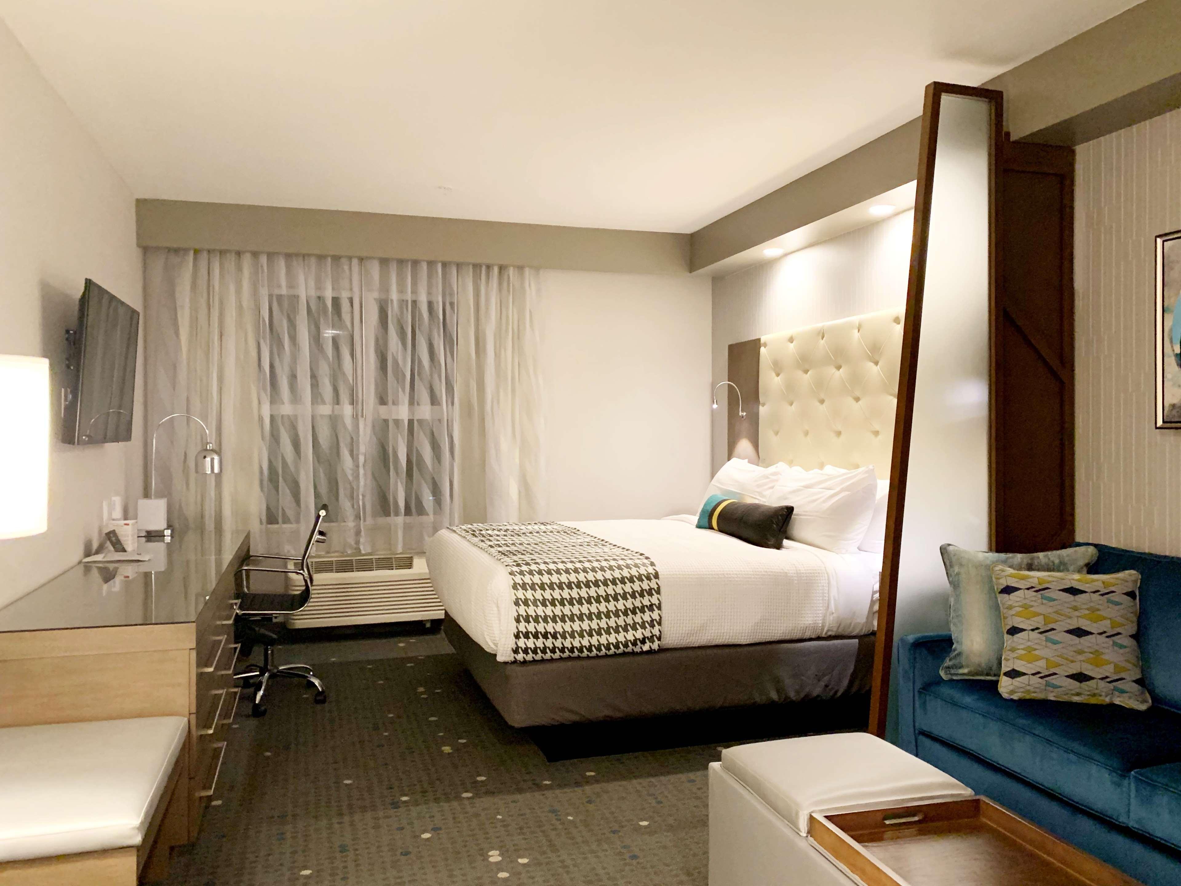 Best Western Premier Hotel At Fisher'S Landing Ванкувър Екстериор снимка