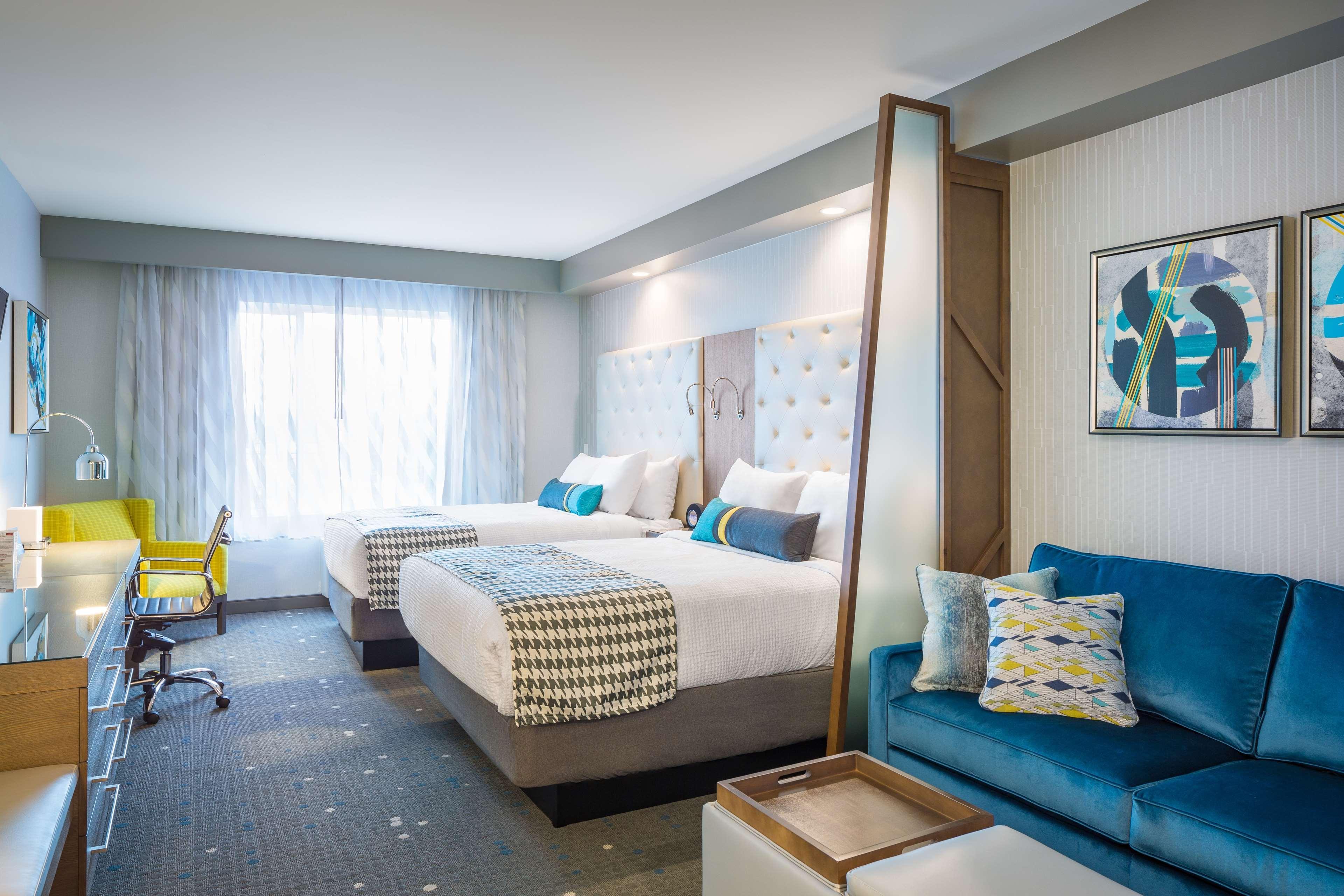 Best Western Premier Hotel At Fisher'S Landing Ванкувър Екстериор снимка