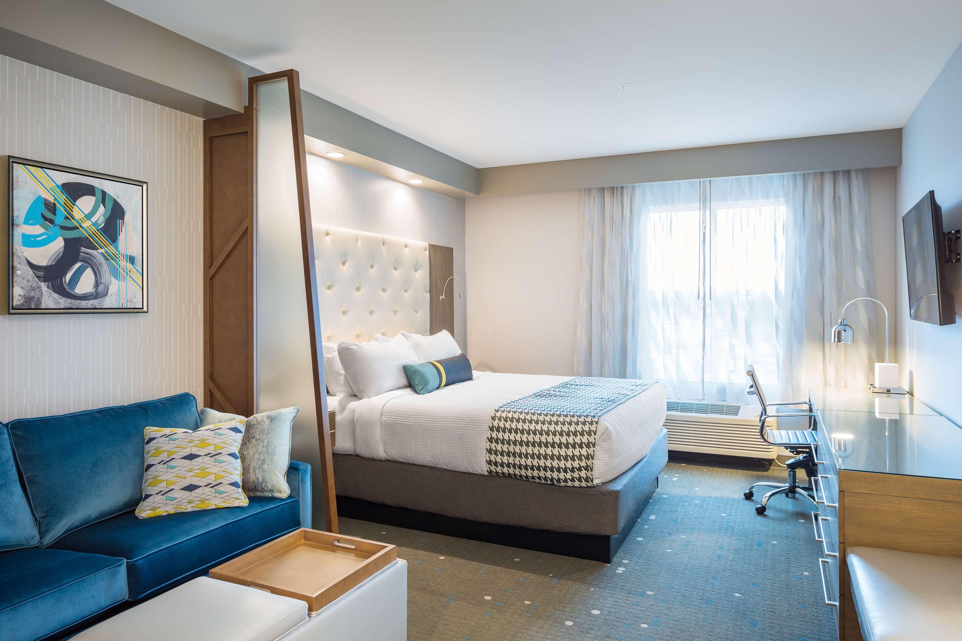 Best Western Premier Hotel At Fisher'S Landing Ванкувър Екстериор снимка