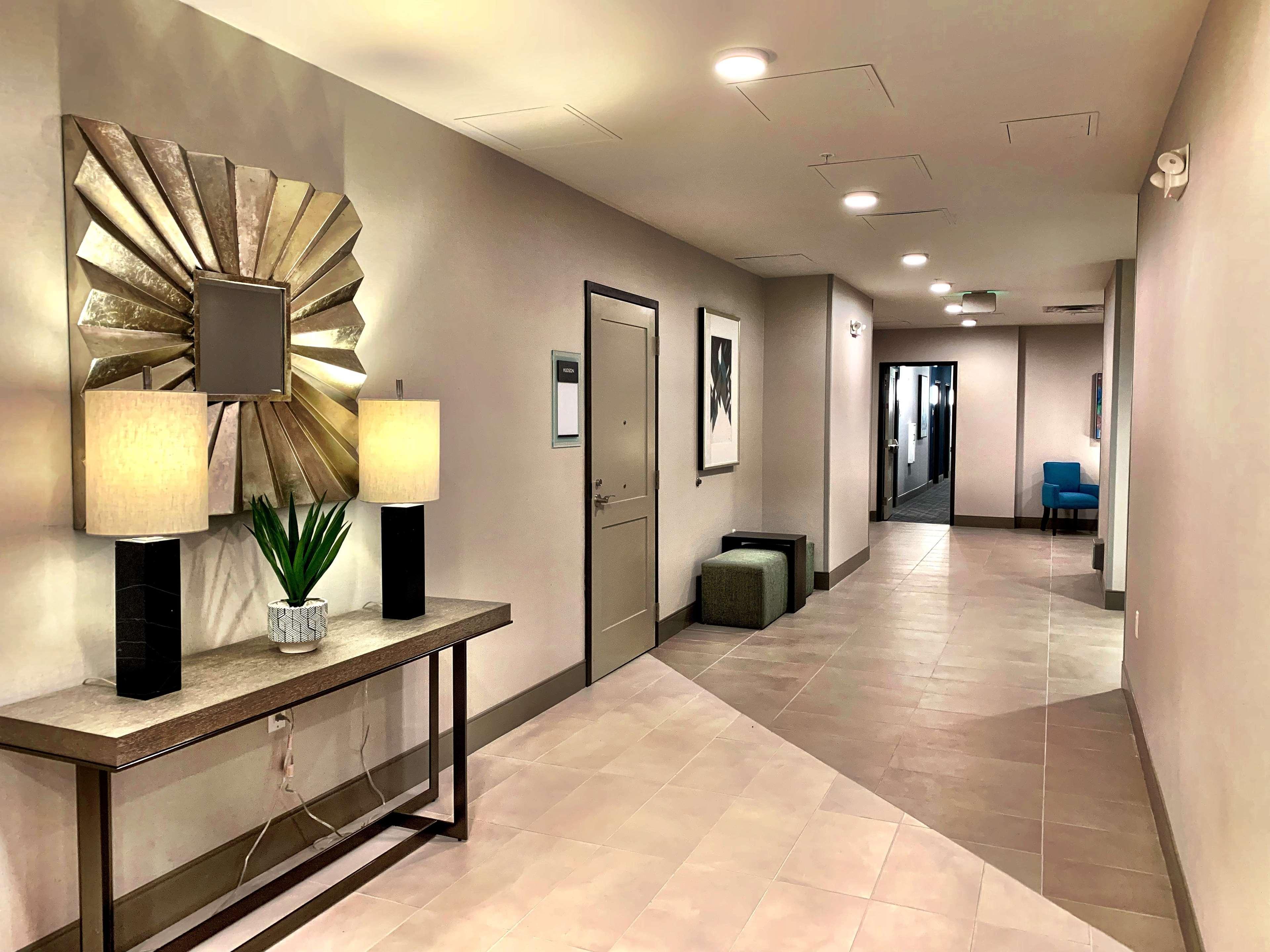 Best Western Premier Hotel At Fisher'S Landing Ванкувър Екстериор снимка