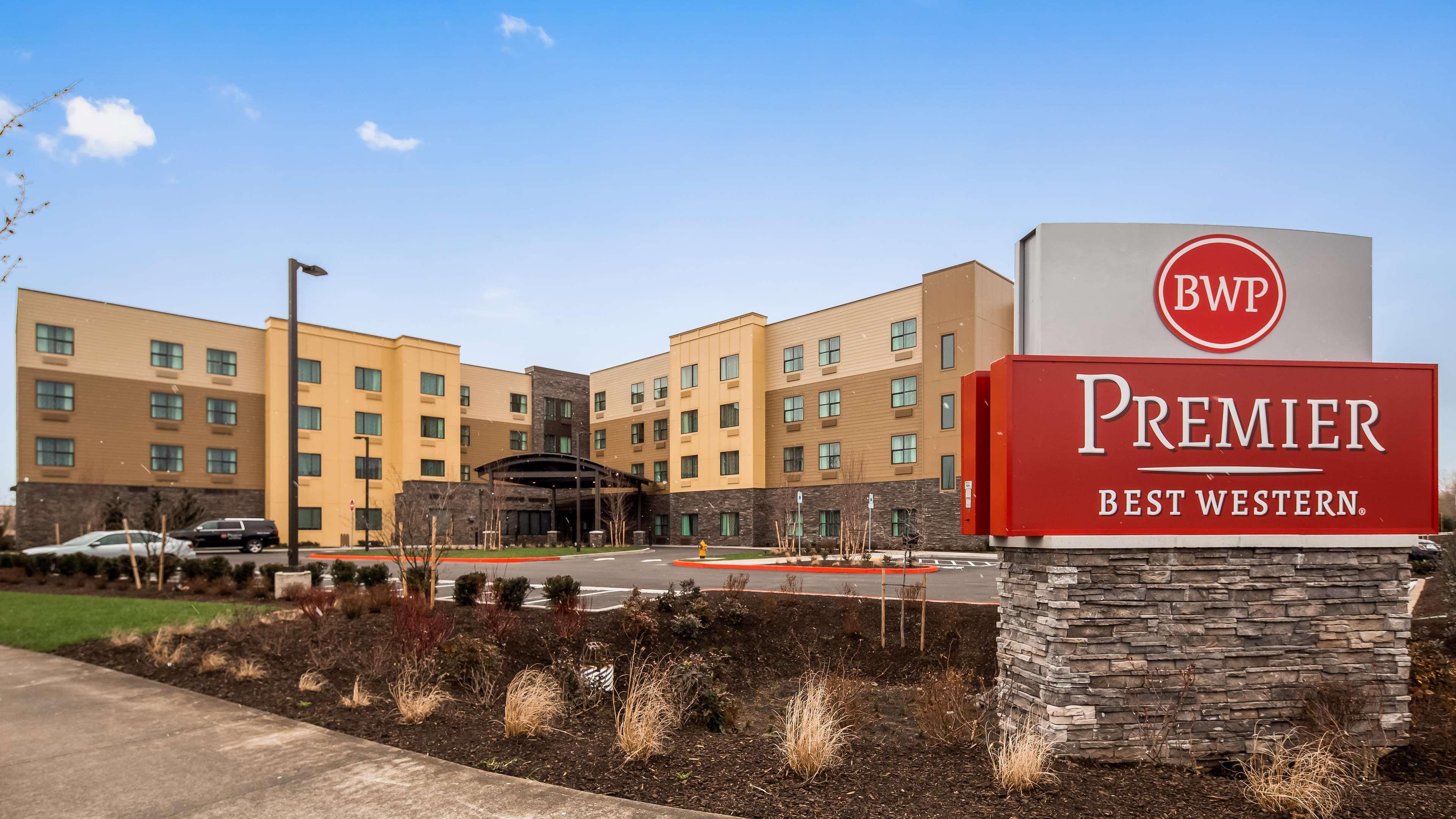 Best Western Premier Hotel At Fisher'S Landing Ванкувър Екстериор снимка
