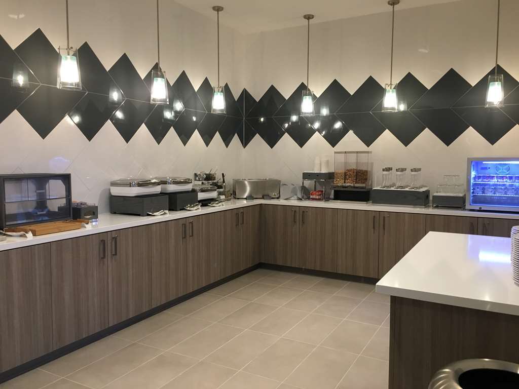 Best Western Premier Hotel At Fisher'S Landing Ванкувър Ресторант снимка