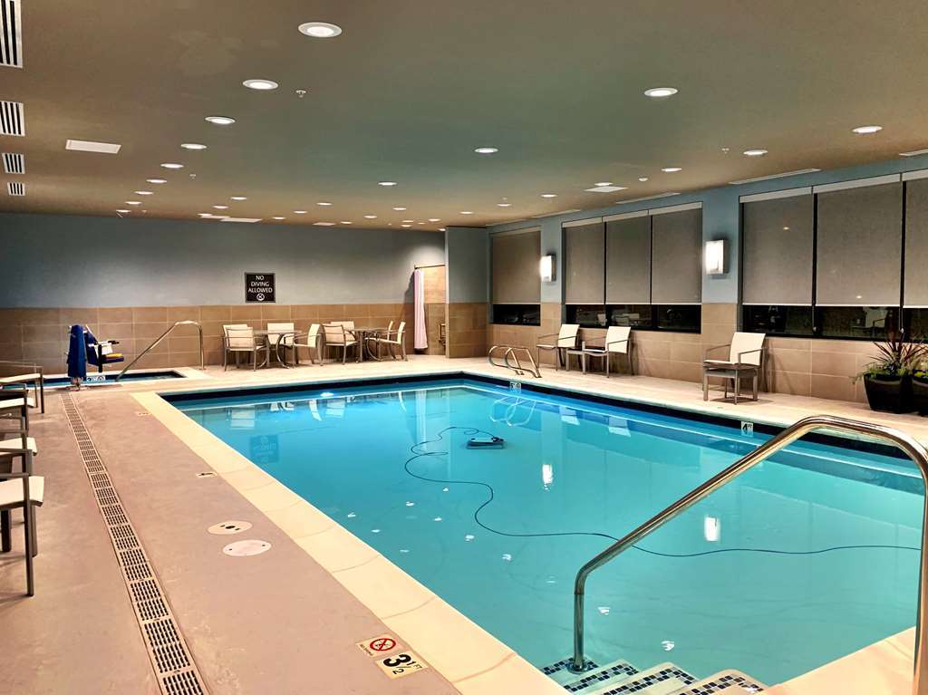 Best Western Premier Hotel At Fisher'S Landing Ванкувър Съоръжения снимка