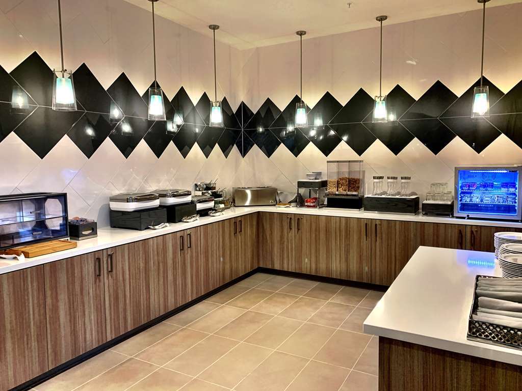 Best Western Premier Hotel At Fisher'S Landing Ванкувър Ресторант снимка